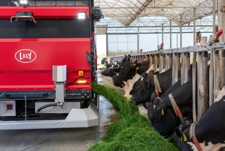 Lely žolės pjovimo ir gyvulių šėrimo robotas prekyboje – jau kitąmet