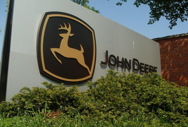 John Deere: 16 % mažiau pardavimų, 30 % mažiau pelno