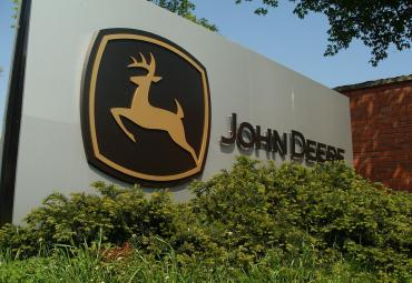 John Deere: 16 % mažiau pardavimų, 30 % mažiau pelno