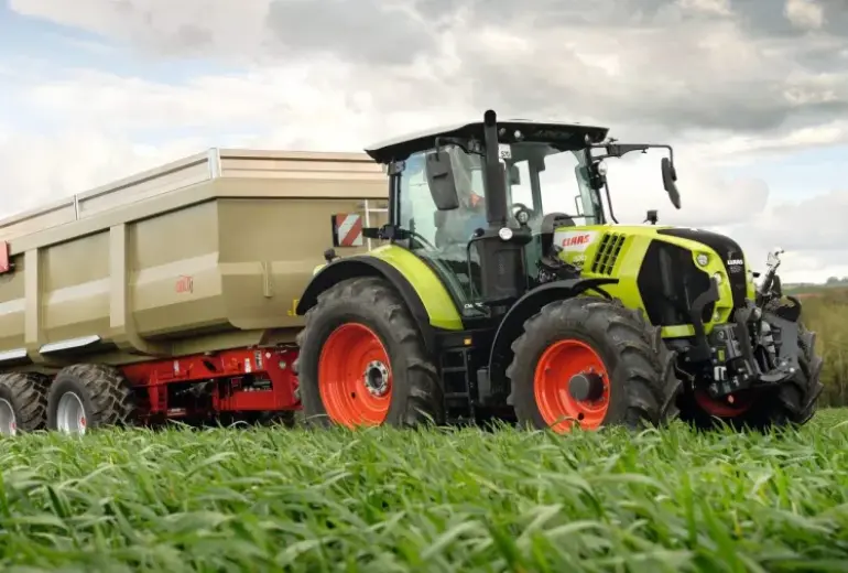 180 AG Claas Arion su keturių cilindrų varikliu