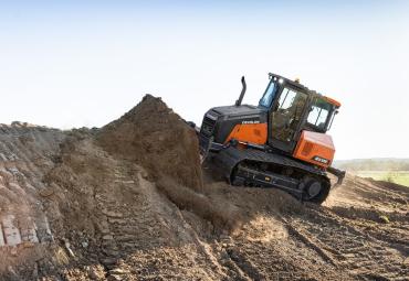 Statybų ir miškų ūkiams - DEVELON buldozeriai