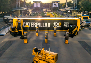 Caterpillar švenčia 100 metų jubiliejų