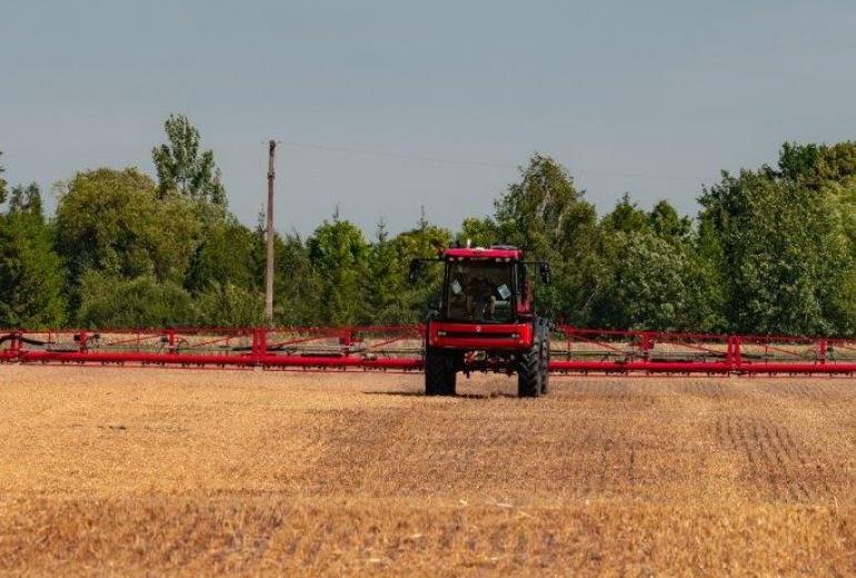 Pirmą kartą Lietuvoje – drono ir savaeigio purkštuvo lenktynės